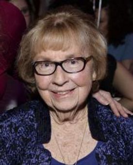 Elsie Schneider Headshot