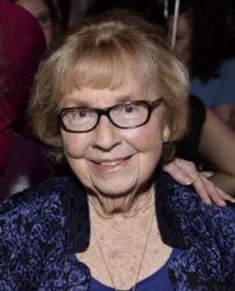 Elsie Schneider Headshot