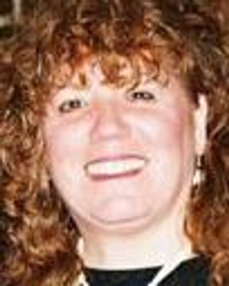 Katie Agresta Headshot