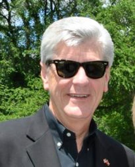 Phil Thomas Headshot