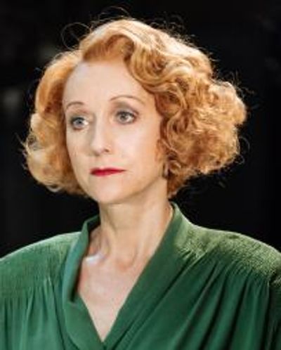 Lia Williams Headshot