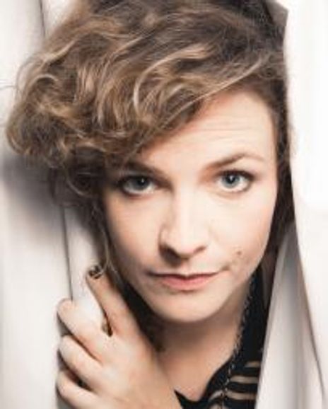 Mary Williamson Headshot