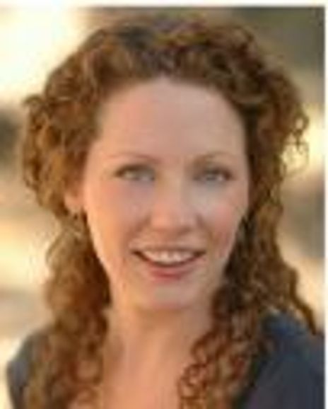 Kristi Holden Headshot