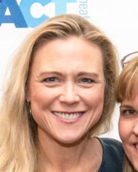 Tracy Middendorf Headshot