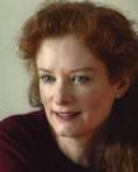 Lisa Pelikan Headshot