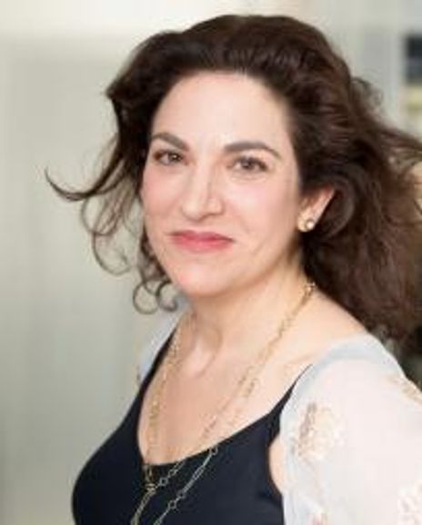 Alexandra Napier Headshot