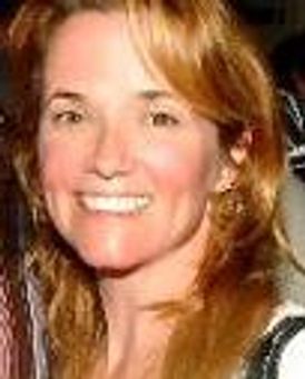 Lea Thompson Headshot