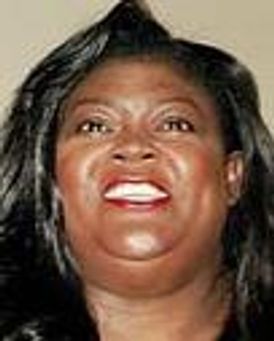 Carol Dennis Headshot