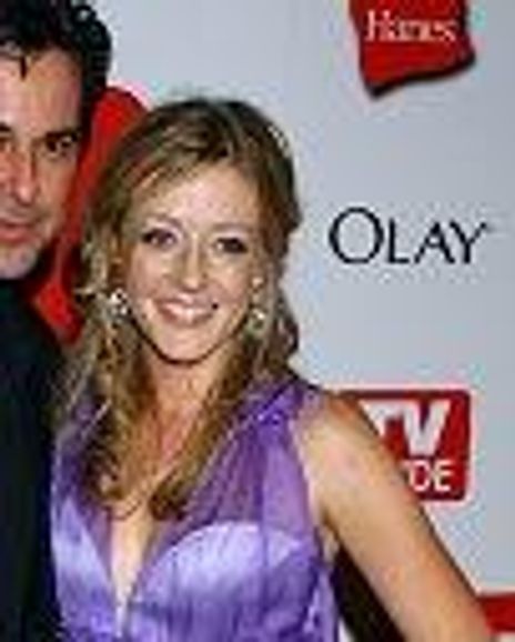 Jennifer Finnegan Headshot