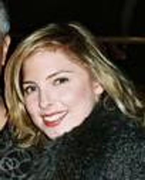 Hilary Mann Headshot