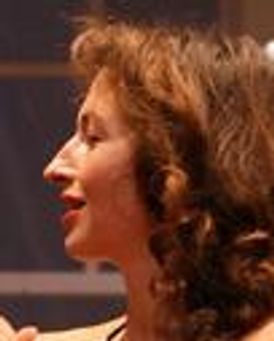 Alysia Reiner Headshot