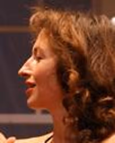 Alysia Reiner Headshot