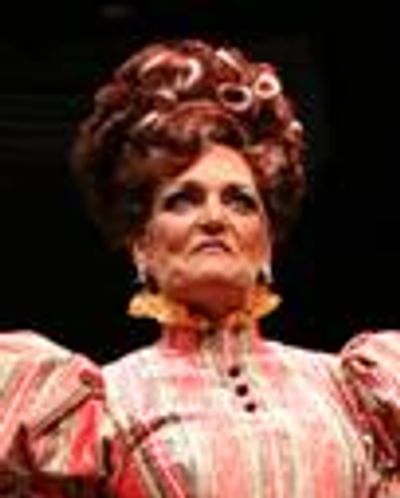 Lisa McMillan Headshot