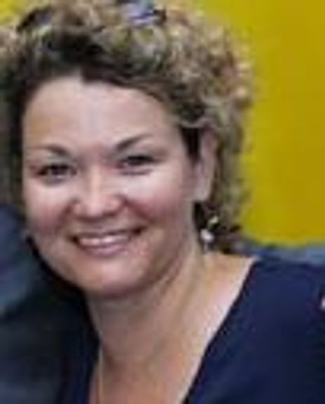 Robin Mishik-Jett Headshot