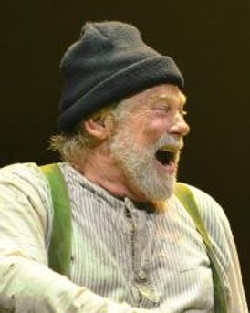 Graham Beckel Headshot