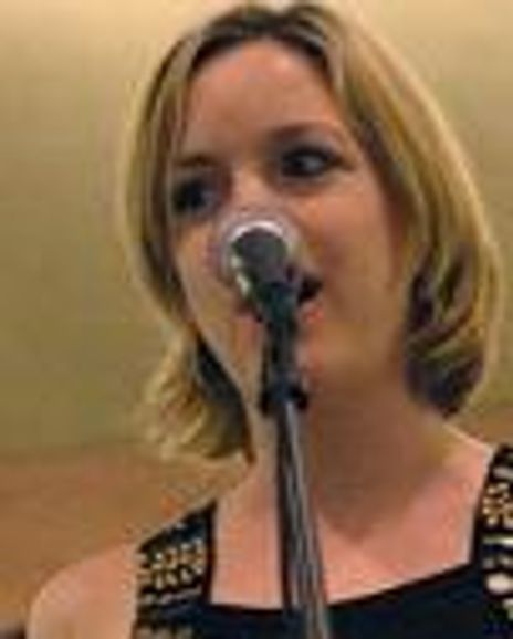 Molly Laurel Headshot