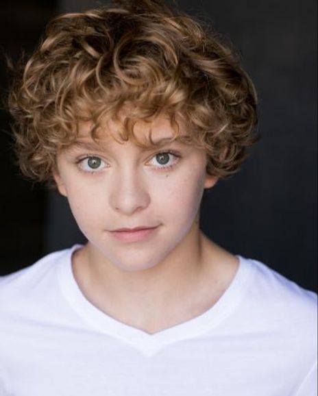 Gavin Lewis Headshot