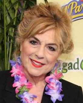Caroline Aaron Headshot