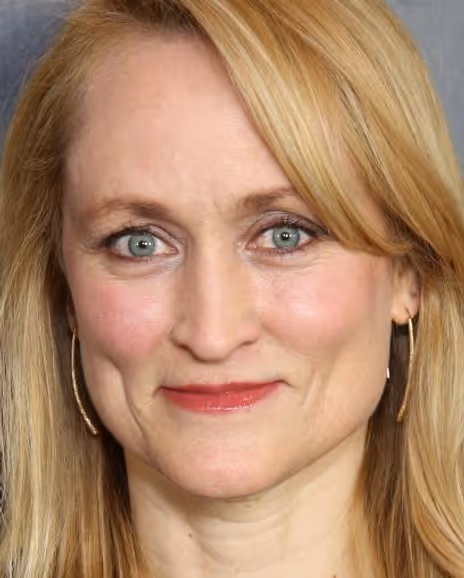 Angela Reed Headshot