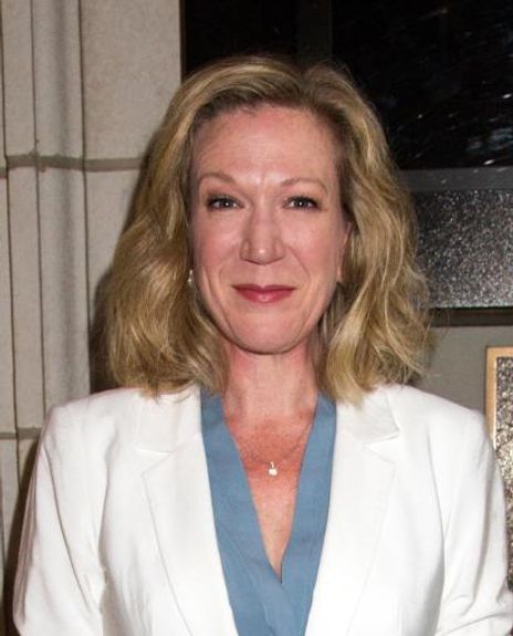 Henny Russell Headshot