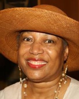 Elizabeth Van Dyke Headshot