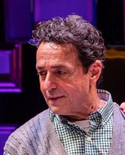 Stephen Schnetzer Headshot