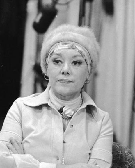 Glynis Johns Headshot