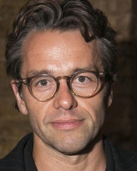 Julian Ovenden Headshot