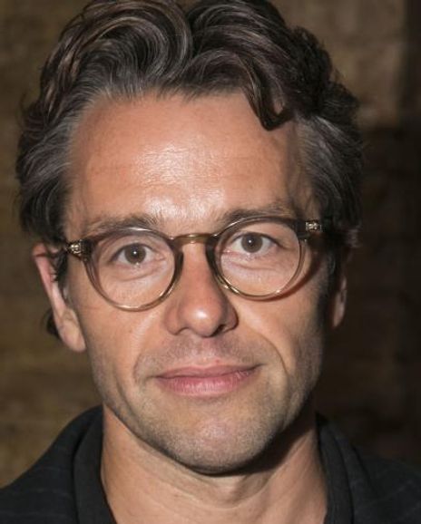 Julian Ovenden Headshot