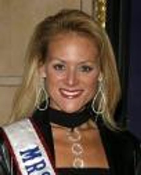 Shannon Devine Headshot