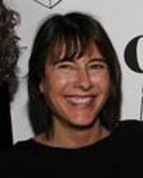 Ellen Lewis Headshot