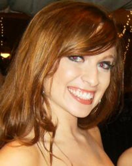 Leslie Taylor Headshot