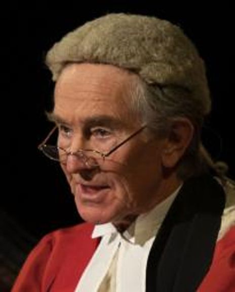 Christopher Ravenscroft Headshot