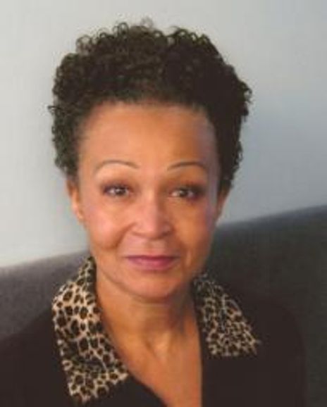 Lizan Mitchell Headshot