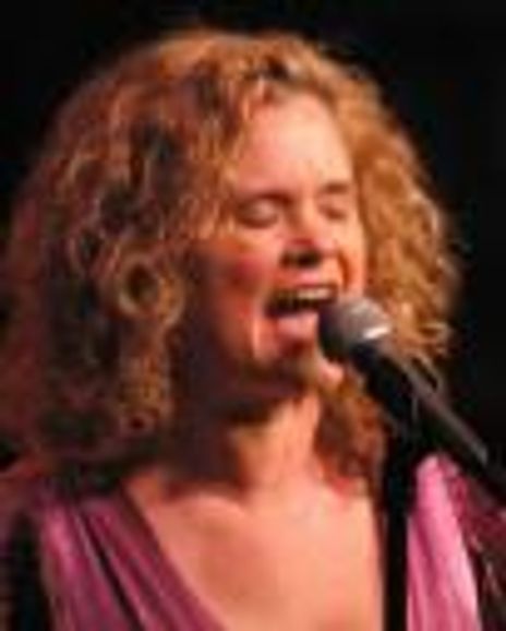 Julie Reyburn Headshot