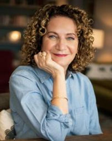 Michele Lowe Headshot