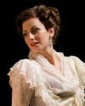 Celia Graham Headshot