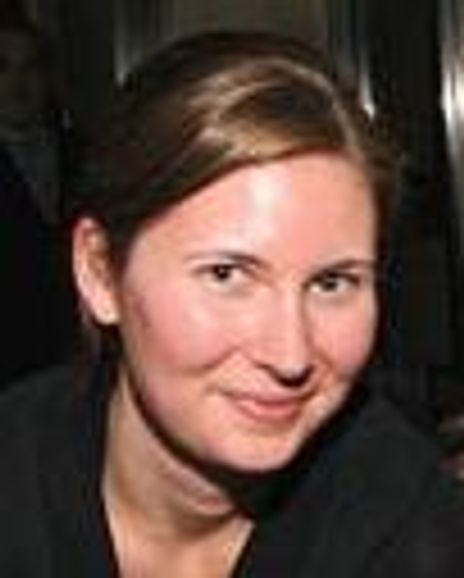 Elsa Neuwald Headshot