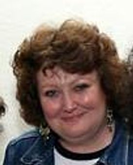 Lynn Eldredge Headshot