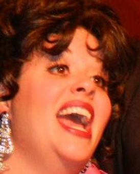 Shannon Wells Headshot