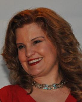 Laura Daniel Headshot