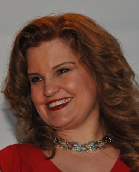 Laura Daniel Headshot