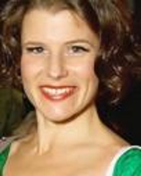 Kelly Kinsella Headshot