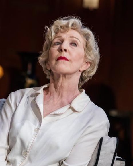 Patricia Hodge Headshot