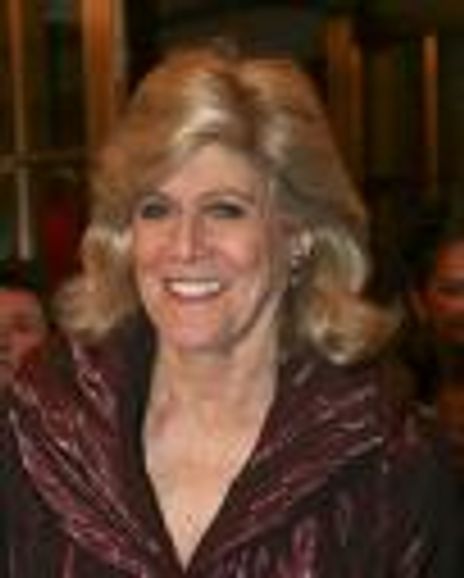 Lynne Schurr Headshot