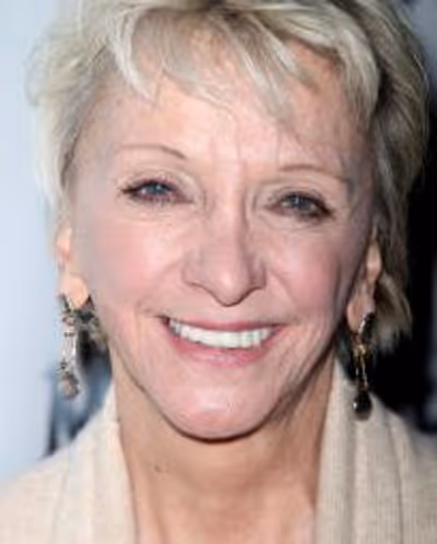 Elizabeth Franz Headshot