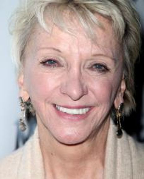 Elizabeth Franz Headshot