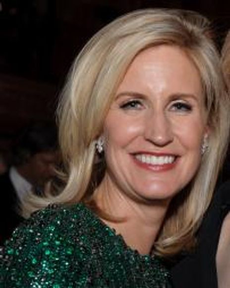 Elizabeth Cole Headshot