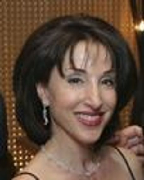 Pamela Beck Headshot