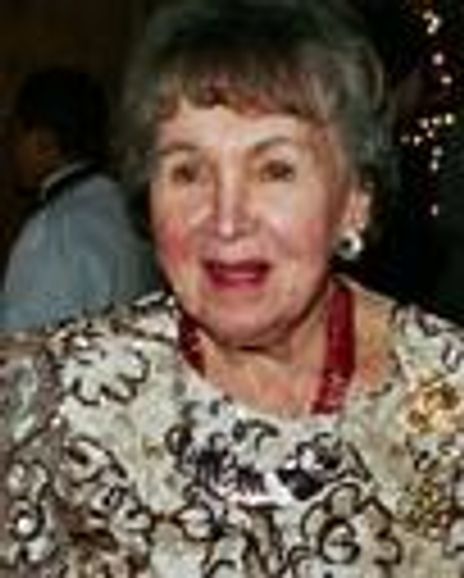 Helen Tucker Headshot